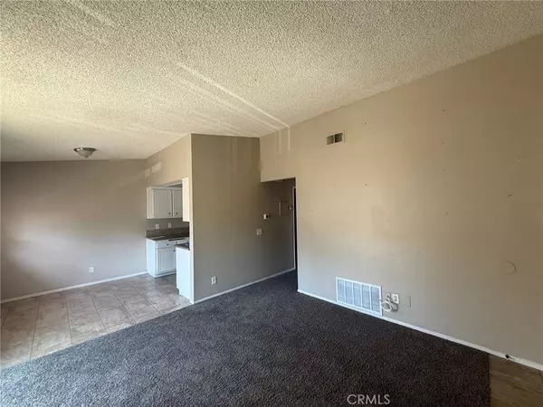 1251 S Meadow LN #174, Colton, CA 92324