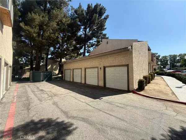 1251 S Meadow LN #174, Colton, CA 92324