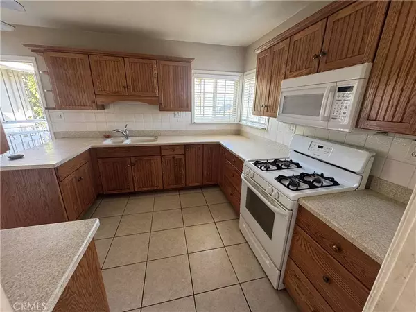 8576 Blossom LN, Lemon Grove, CA 91945