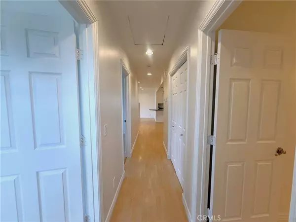 7004 La Sena, San Diego, CA 92114