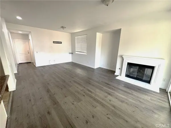 8240 Chamberlain LN, Reseda, CA 91335