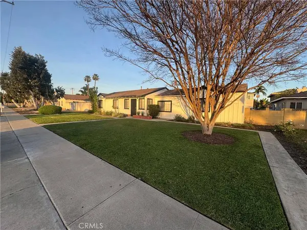 547 S Yorba ST, Orange, CA 92869