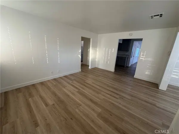 547 S Yorba ST, Orange, CA 92869
