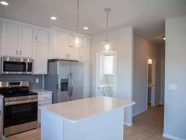 10202 Burgundy DR, Horace, ND 58047