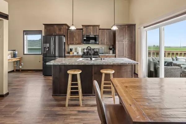 5956 58th St S, Fargo, ND 58104-5680