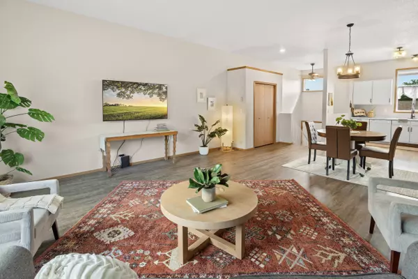 877 37th Ave N, Fargo, ND 58102-1097