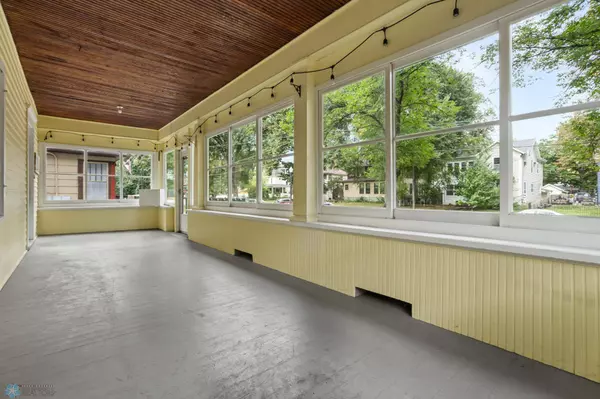 344 9th AVE S, Fargo, ND 58103