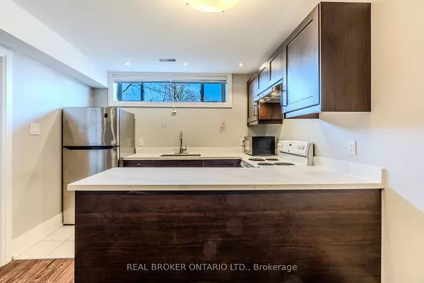 Effortless City Living: Lease This 2-Bed at 45 Clifton Ave, North York,Khoa Le