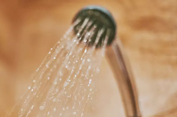 Sparkling Showers: A Simple Guide to Maintaining Your Showerhead (and Your Home's Value)