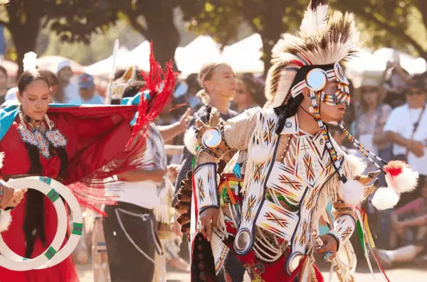 Don't Just Live Here, Thrive Here! Things to Do in Toronto and Surrounding Areas!