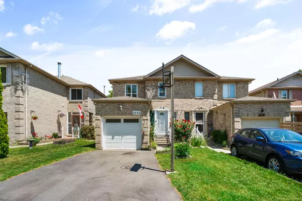 Your Dream Home Awaits: Discover Modern Living at 1434 Anton Square in Pickering!