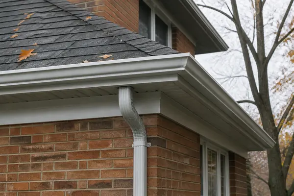 Eavestrough Cleaning in Toronto: A Simple Fall Check for a Dry Basement