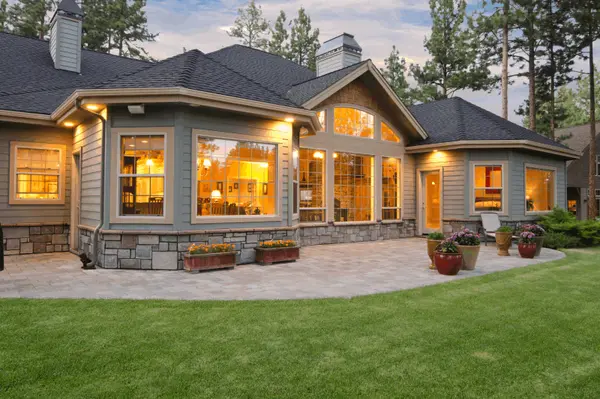 feature image of Must-Do Curb Appeal Fixes (Even If You Aren't Selling Yet!)