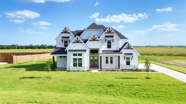 Just Closed: Custom 1-Acre Dream Home in Midlothian, TX — Under $700K,Andrey Gulchuk