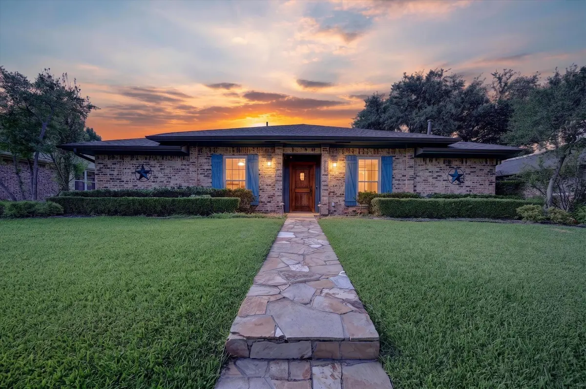 2516 Lawnview Dr, Carrollton, TX 75006-2717