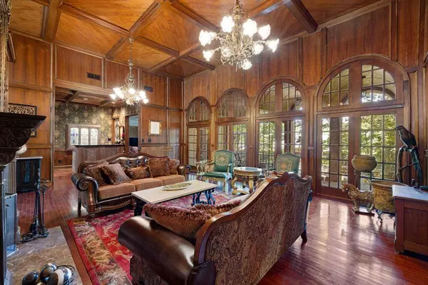 2 Nobhill Drive, Greenville, TX 75402