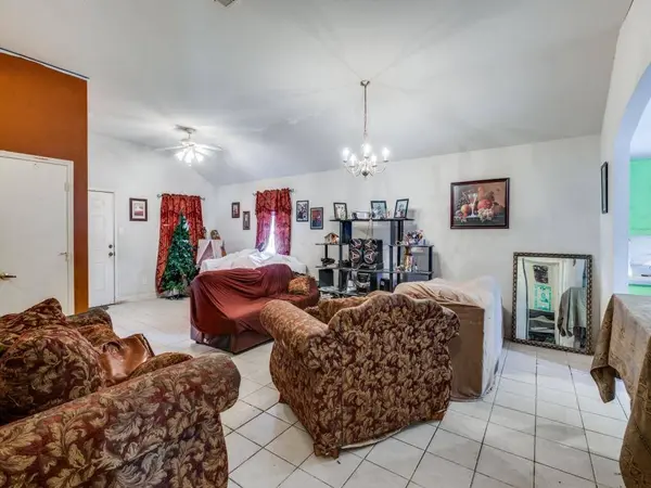 1315 Caldwell Avenue, Dallas, TX 75223