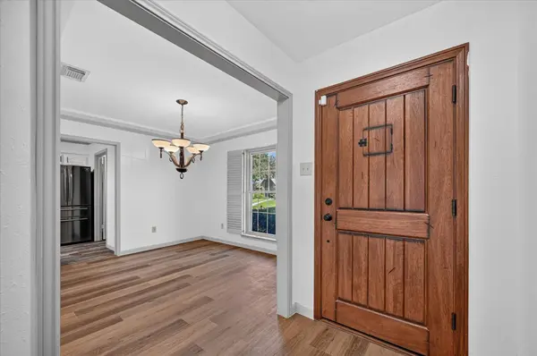 2516 Lawnview Dr, Carrollton, TX 75006-2717