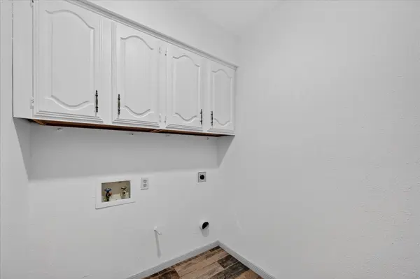 2516 Lawnview Dr, Carrollton, TX 75006-2717