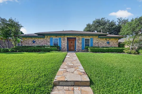 2516 Lawnview Dr, Carrollton, TX 75006-2717
