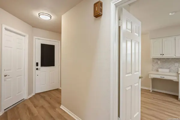 126 Golden Way, Universal City, TX 78148