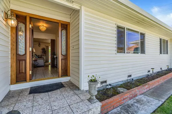 2696 Birchtree LN, Santa Clara, CA 95051