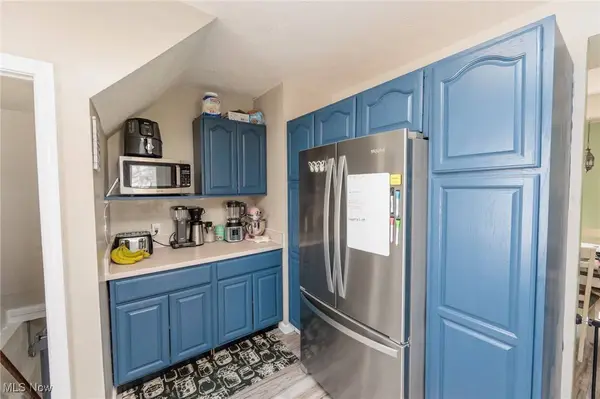 2436 Talbot ST, Cuyahoga Falls, OH 44221