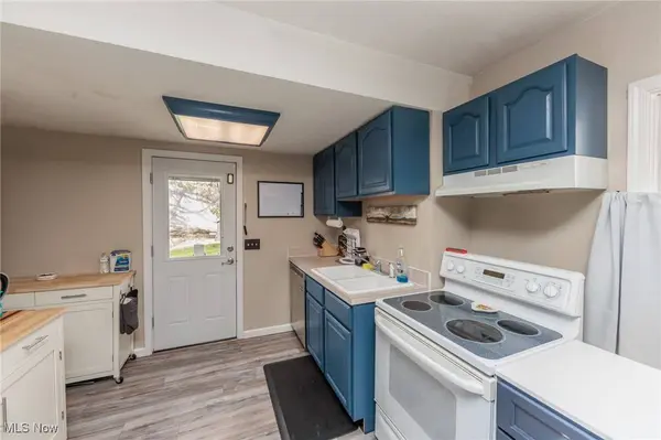 2436 Talbot ST, Cuyahoga Falls, OH 44221