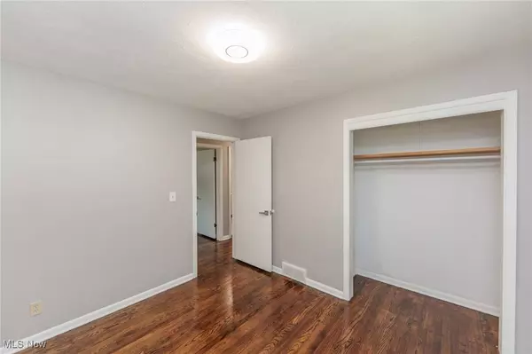 399 Larkin AVE, Akron, OH 44305