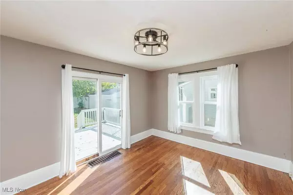 2443 8th ST, Cuyahoga Falls, OH 44221