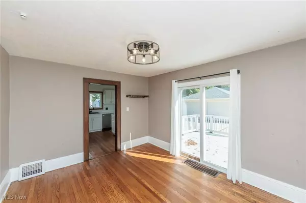 2443 8th ST, Cuyahoga Falls, OH 44221