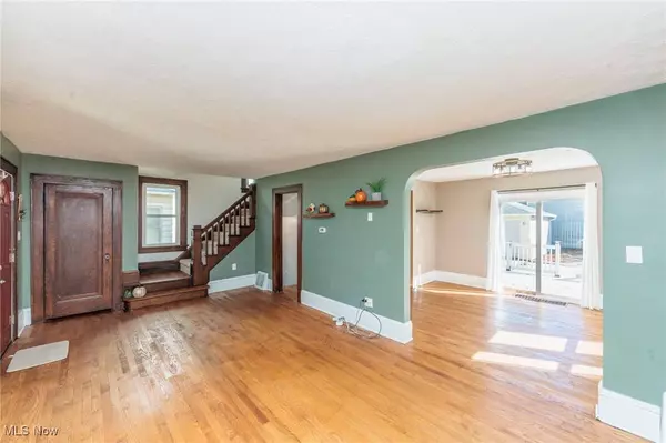 2443 8th ST, Cuyahoga Falls, OH 44221