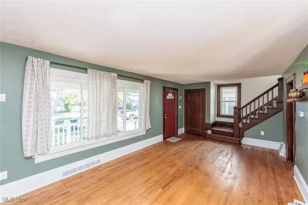 2443 8th ST, Cuyahoga Falls, OH 44221