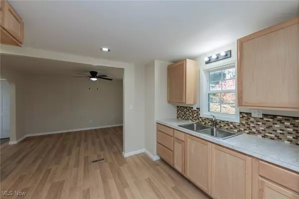 1184 Niagara AVE, Akron, OH 44305