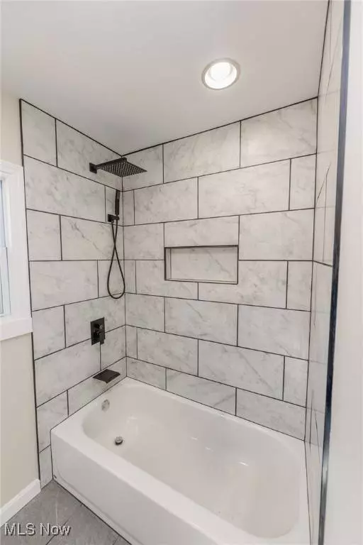 1184 Niagara AVE, Akron, OH 44305