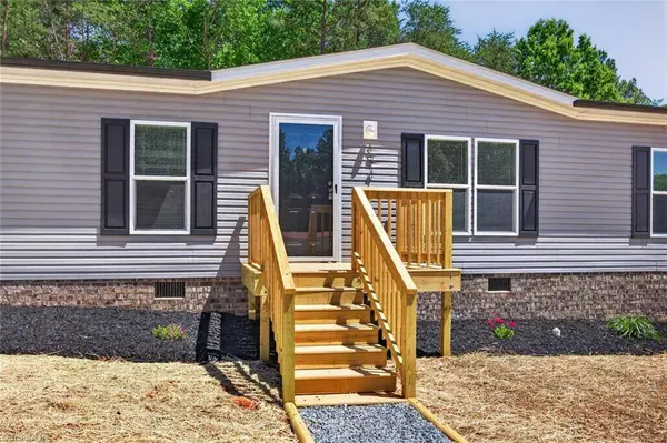 194 Harvick LN, Lexington, NC 27292