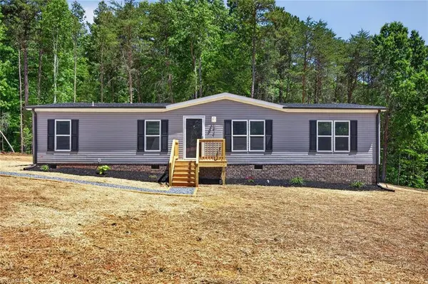 194 Harvick LN, Lexington, NC 27292