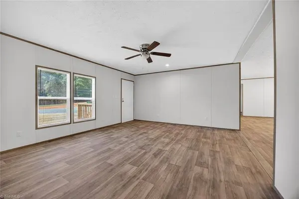 194 Harvick LN, Lexington, NC 27292