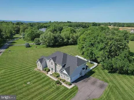 194 RYANS GLEN DR, Charles Town, WV 25414