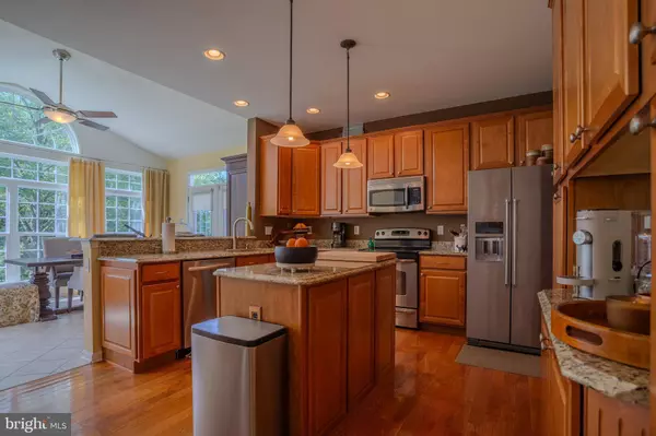 34 MONONGAHELA CIR, Falling Waters, WV 25419