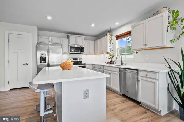 421 SWITCHGRASS CT, Bunker Hill, WV 25413