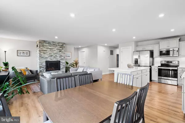 421 SWITCHGRASS CT, Bunker Hill, WV 25413