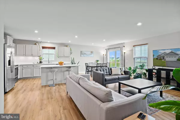 421 SWITCHGRASS CT, Bunker Hill, WV 25413