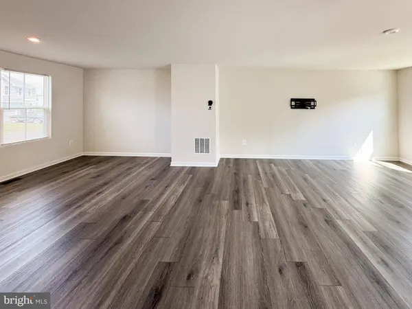 169 STOCKING POND RD, Inwood, WV 25428