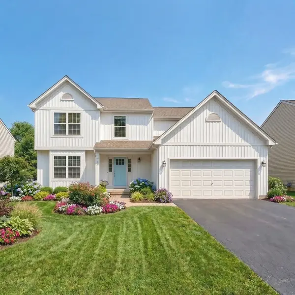 CURB APPEAL TIPS TO HELP YOUR HOME STAND OUT,Scott Wachtel