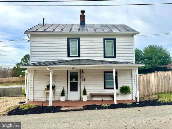 810 S GEORGE ST, Charles Town, WV 25414