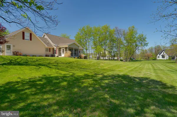 27 BLESSING LN, Martinsburg, WV 25403