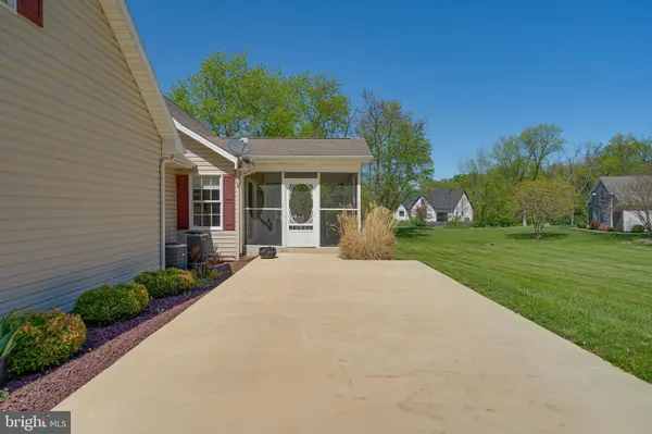 27 BLESSING LN, Martinsburg, WV 25403