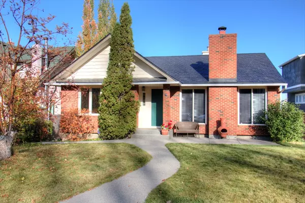 1604 Scotland St SW, Calgary, AB T3C 2L5