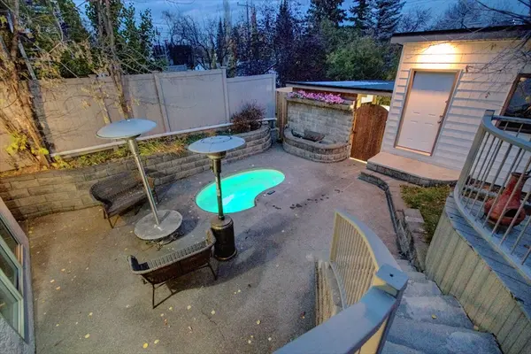 1604 Scotland St SW, Calgary, AB T3C 2L5